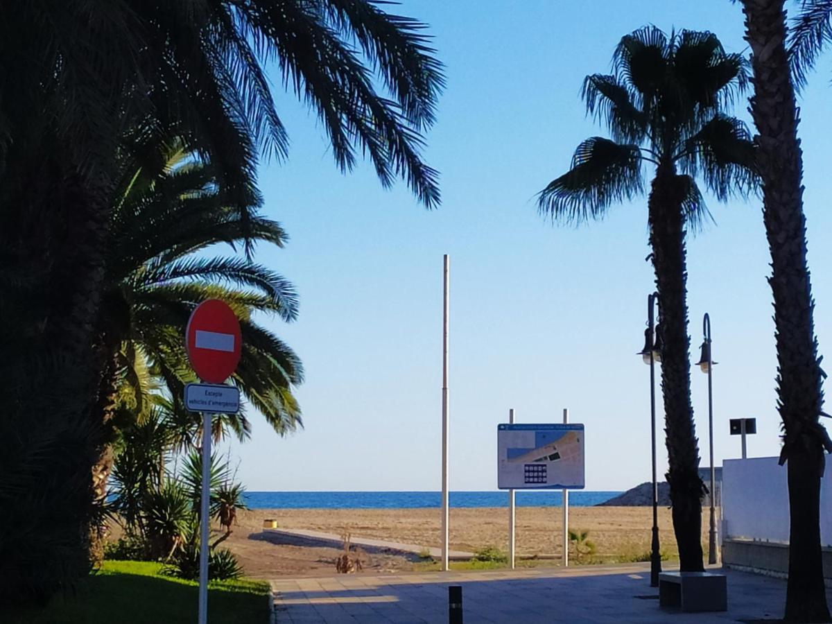 Encantador Apartamento Frente A La Playa De Bara Roda de Bará エクステリア 写真