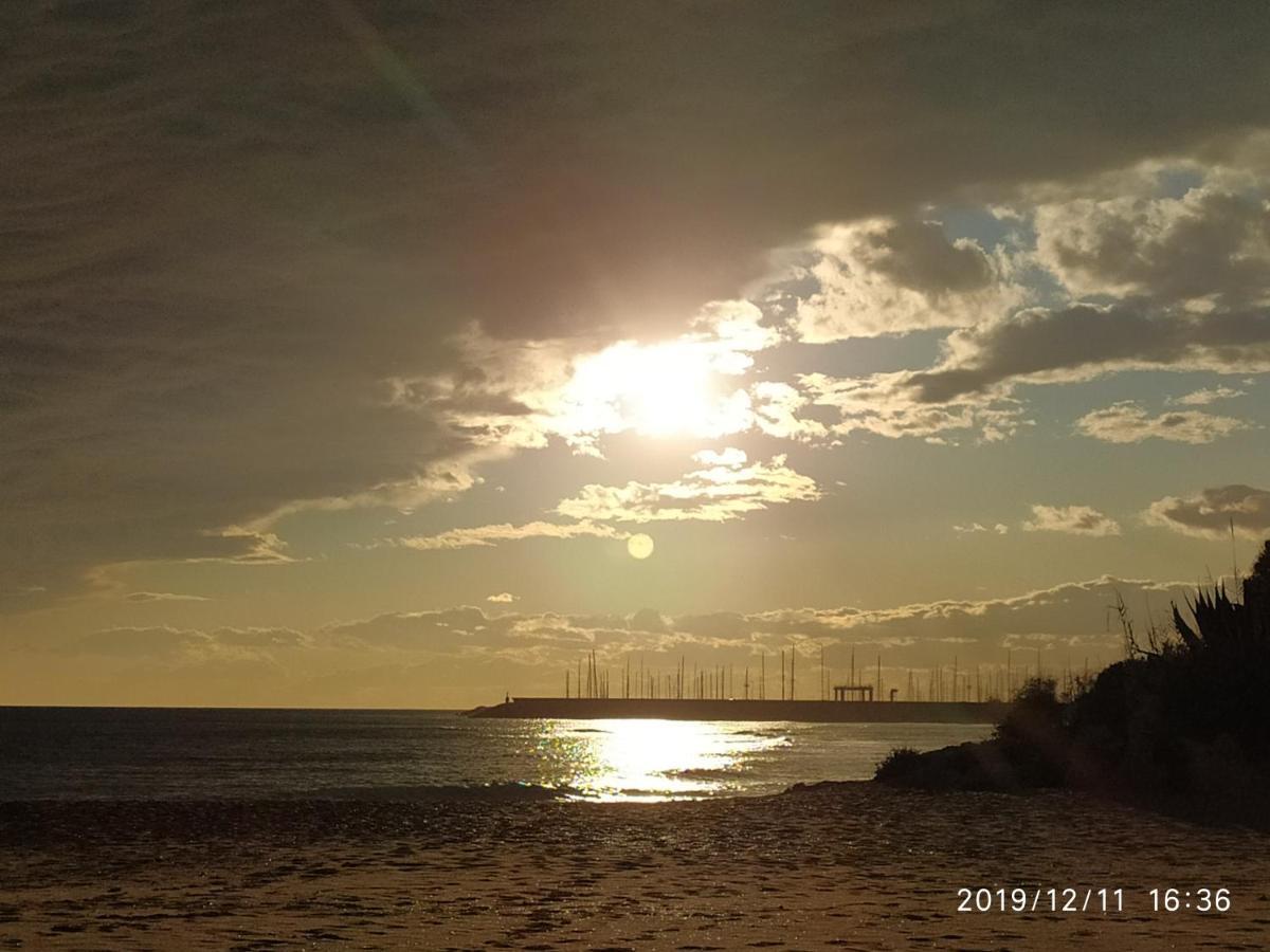 Encantador Apartamento Frente A La Playa De Bara Roda de Bará エクステリア 写真